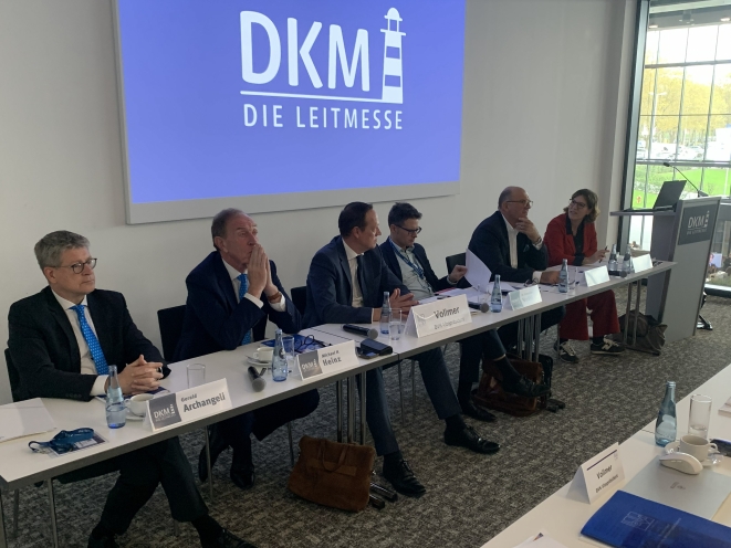 Von links: Gerald Archangeli, Michael H. Heinz, Andreas Vollmer (alle BVK), Alexander Ströhl (BBG), Thomas Billerbeck und Julie Schellack (beide BDVM) (Bild: Hilmes)